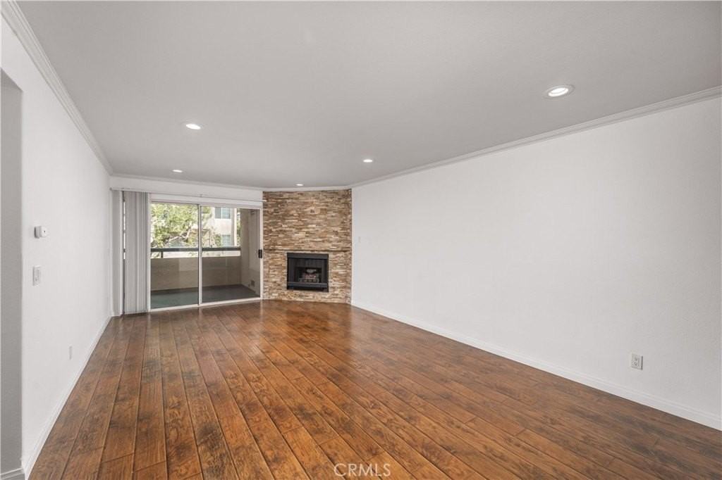 5520 Owensmouth Ave #108 - Photo 2 of 20
