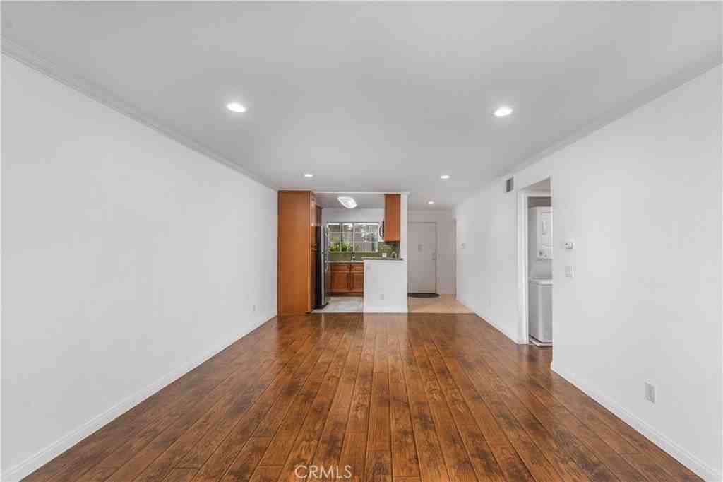 5520 Owensmouth Ave #108 - Photo 4 of 20