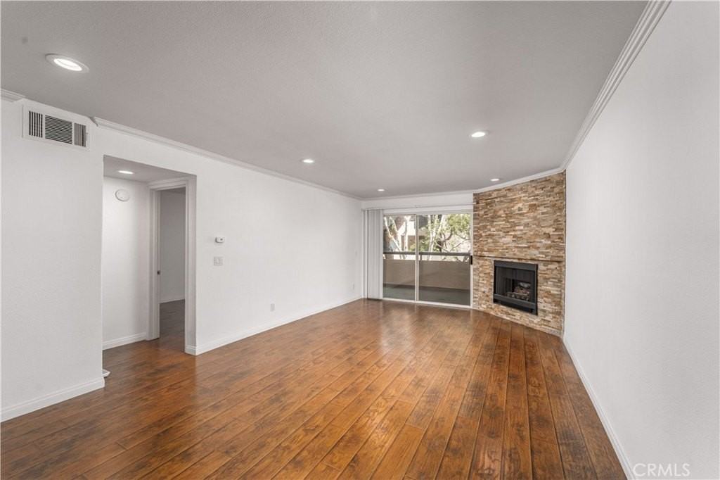5520 Owensmouth Ave #108 - Photo 5 of 20