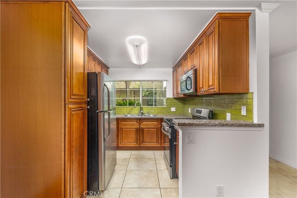 5520 Owensmouth Ave #108 - Photo 6 of 20