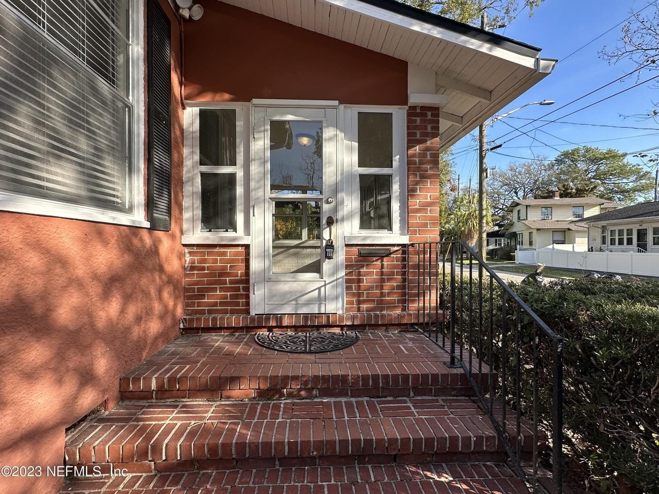 1824 Perry Pl - Photo 2 of 20