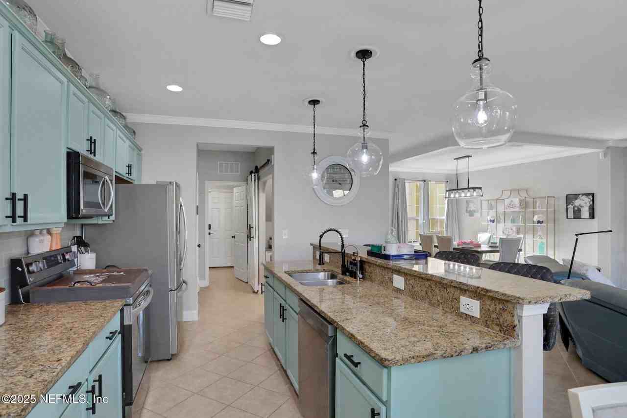 14163 Mahogany Ave - Photo 2 of 50