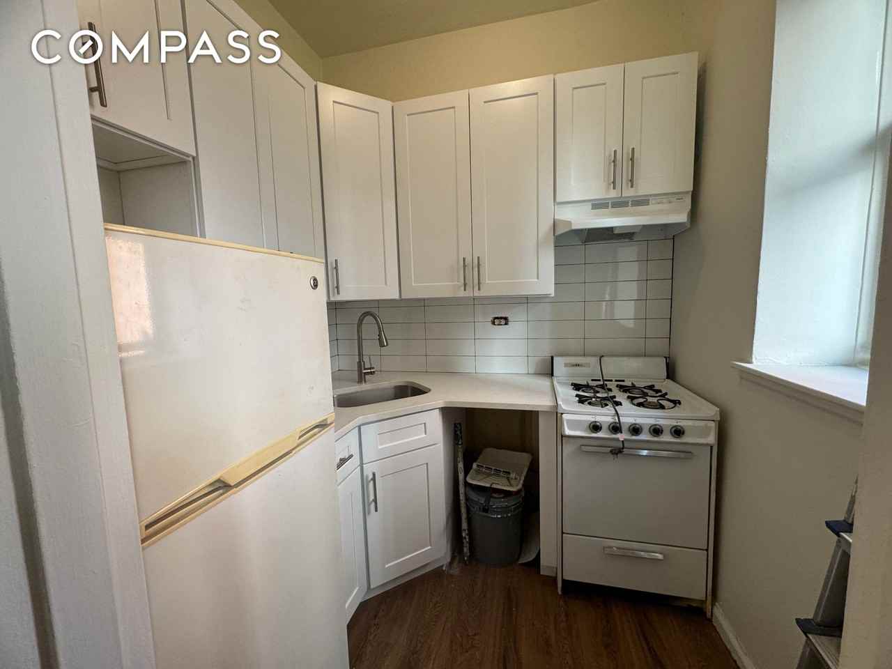1240 Lexington Ave #33 - Photo 2 of 7