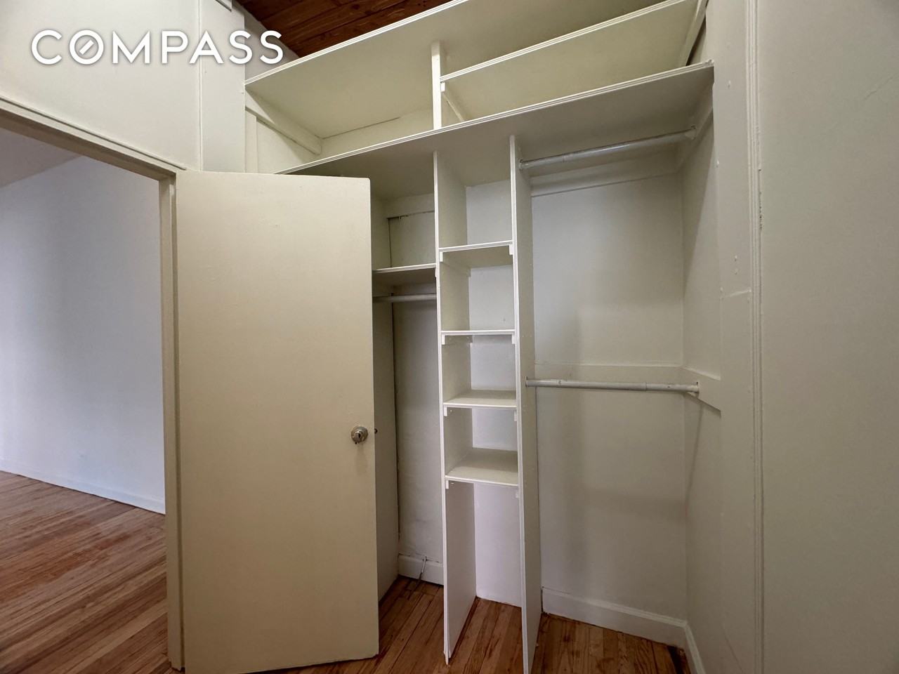 1240 Lexington Ave #33 - Photo 5 of 7