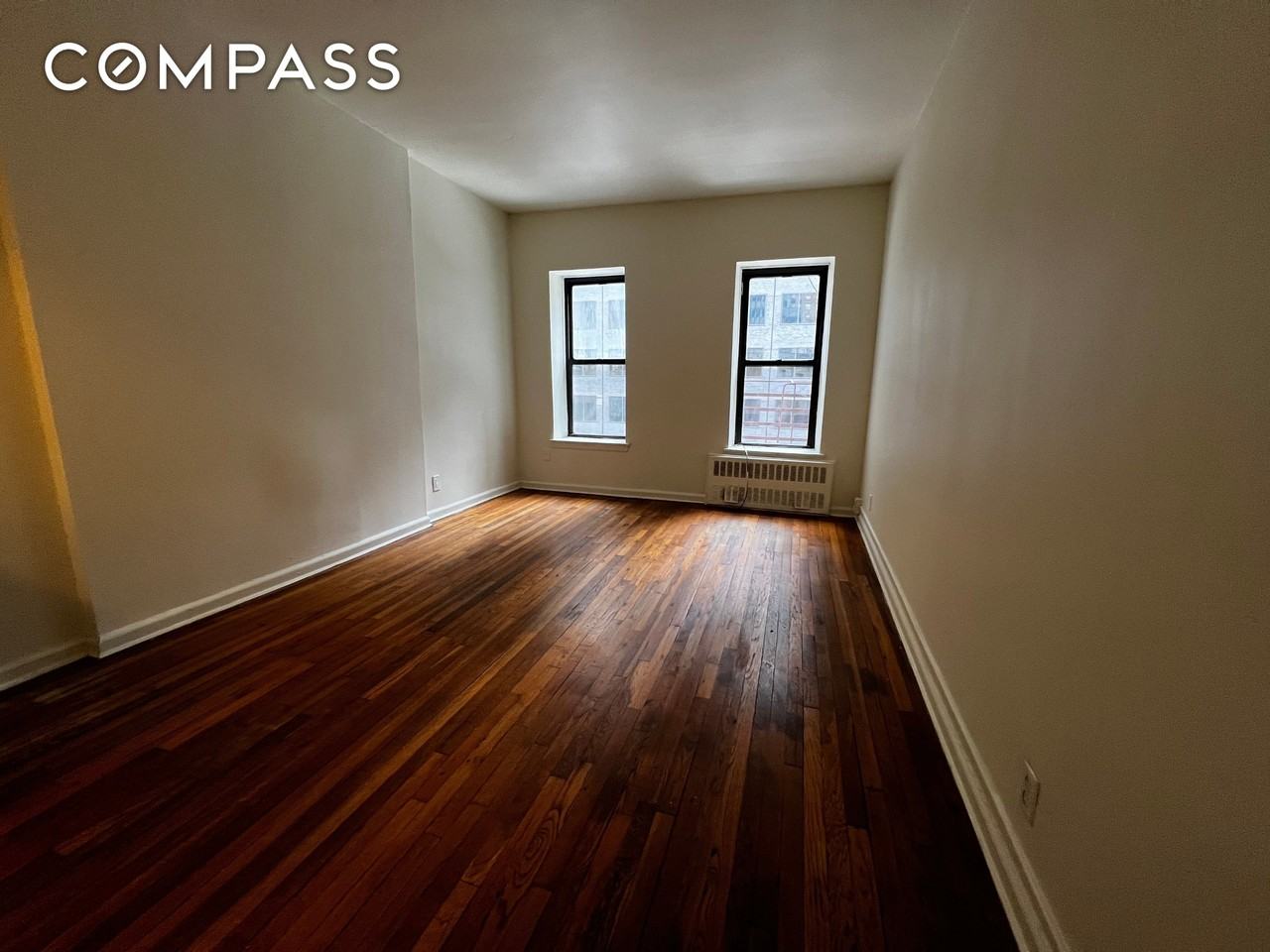 153 E 43rd St #5B
