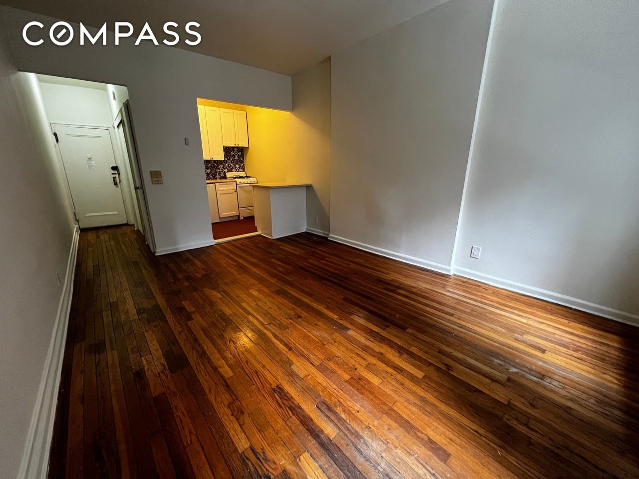 153 E 43rd St #5B - Photo 3 of 7