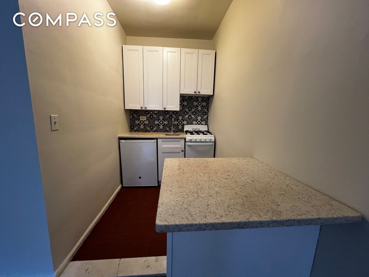 153 E 43rd St #5B - Photo 4 of 7