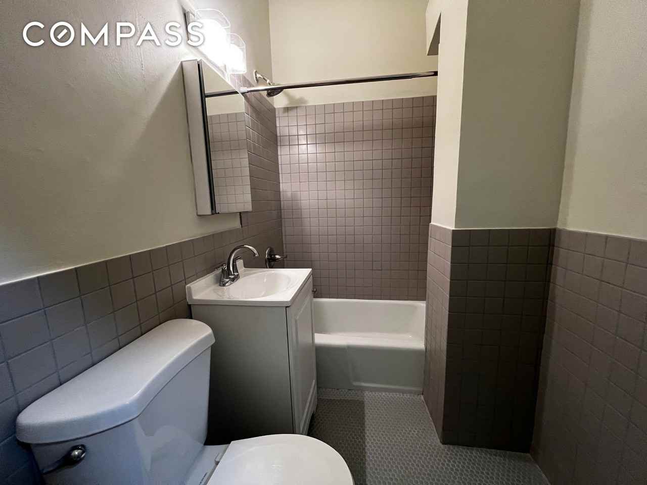 153 E 43rd St #5B - Photo 7 of 7