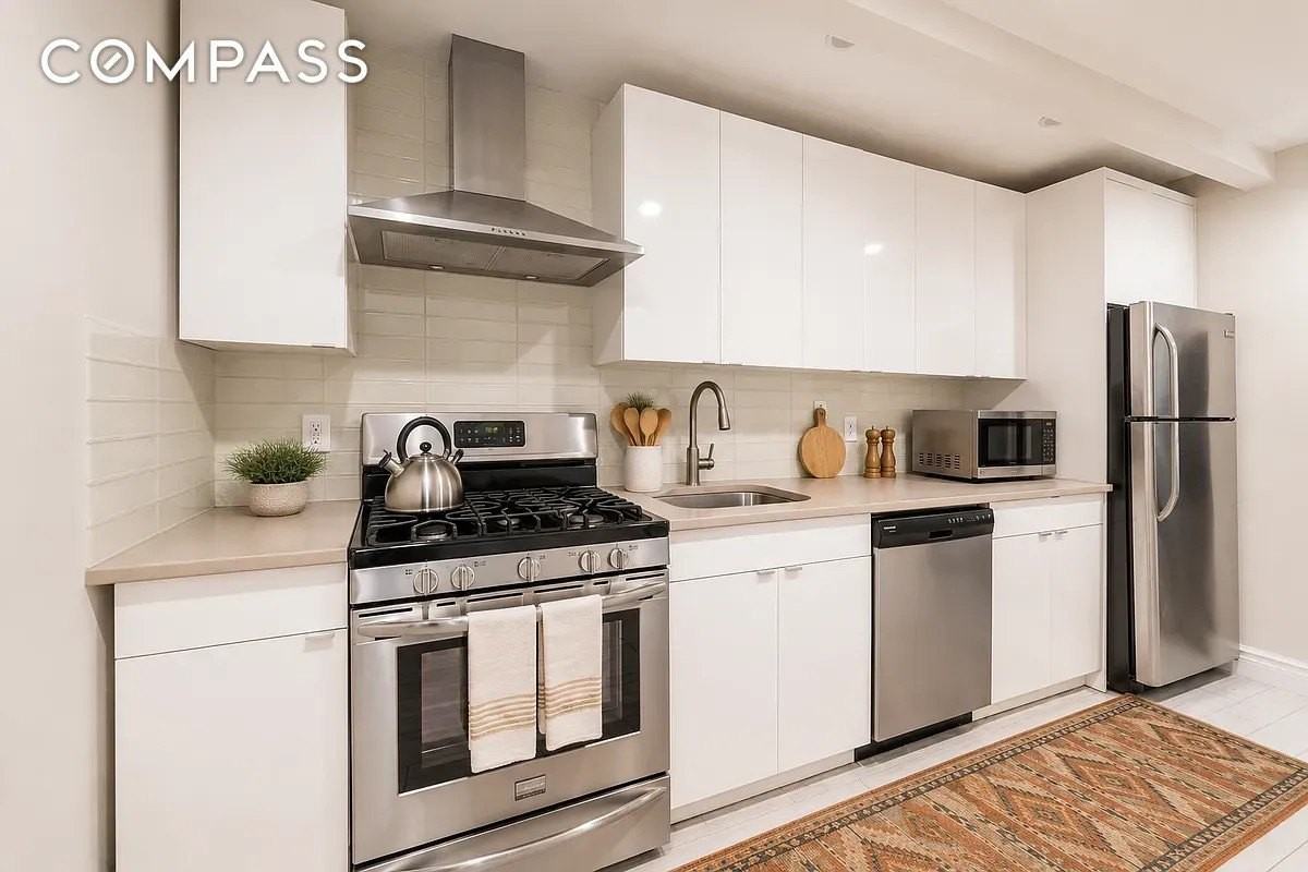 1117 Lafayette Ave #2R - Photo 3 of 15