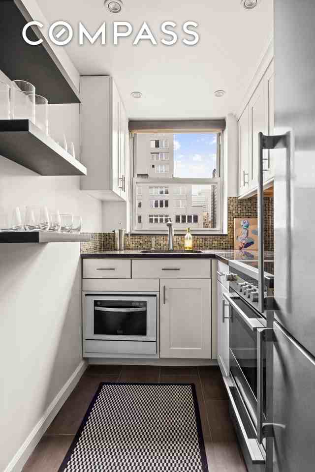 80 Park Ave #18B - Photo 7 of 10