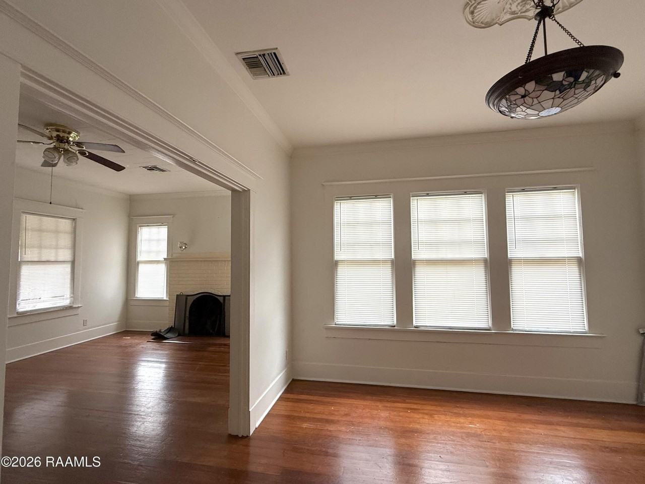 213 General Gardner Ave - Photo 4 of 13
