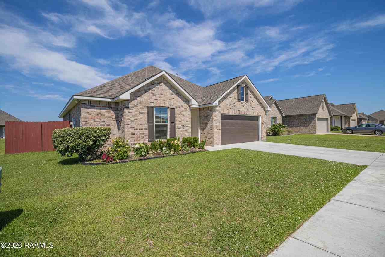 303 Tall Meadows Ln - Photo 2 of 21