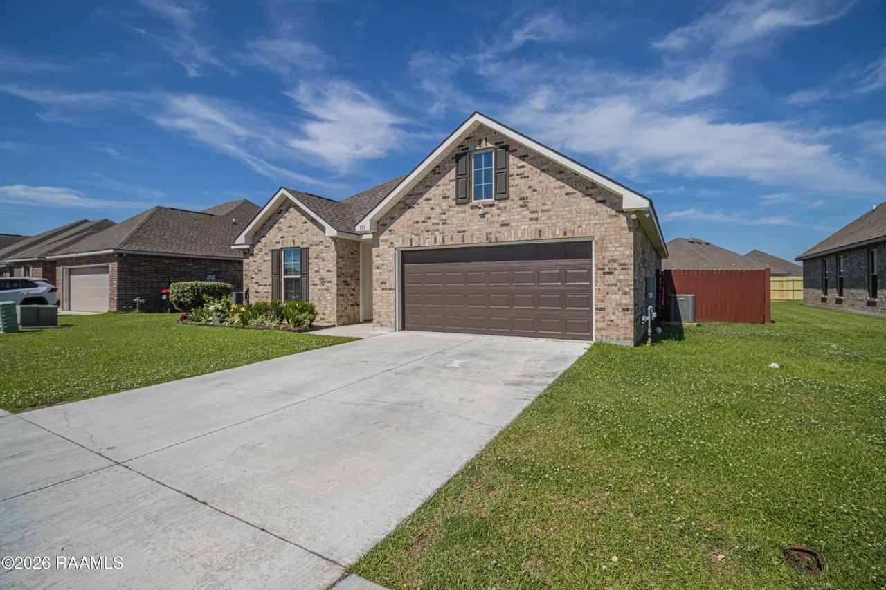 303 Tall Meadows Ln - Photo 3 of 21