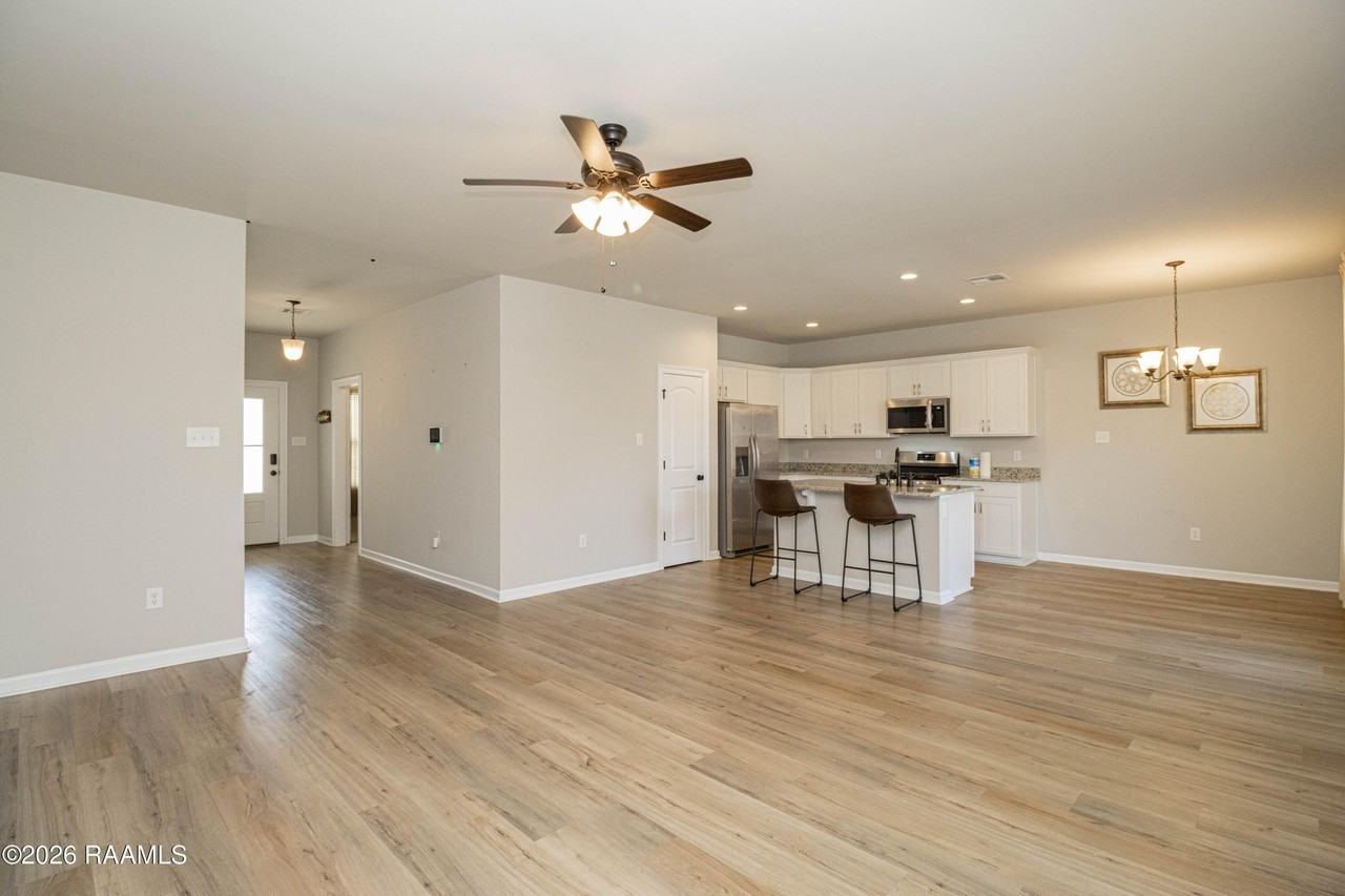 303 Tall Meadows Ln - Photo 7 of 21