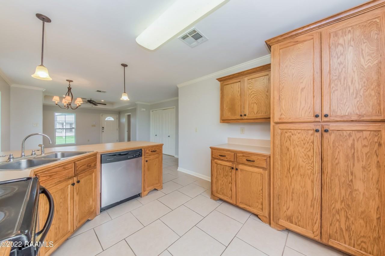 1029A Gary Dr - Photo 2 of 17