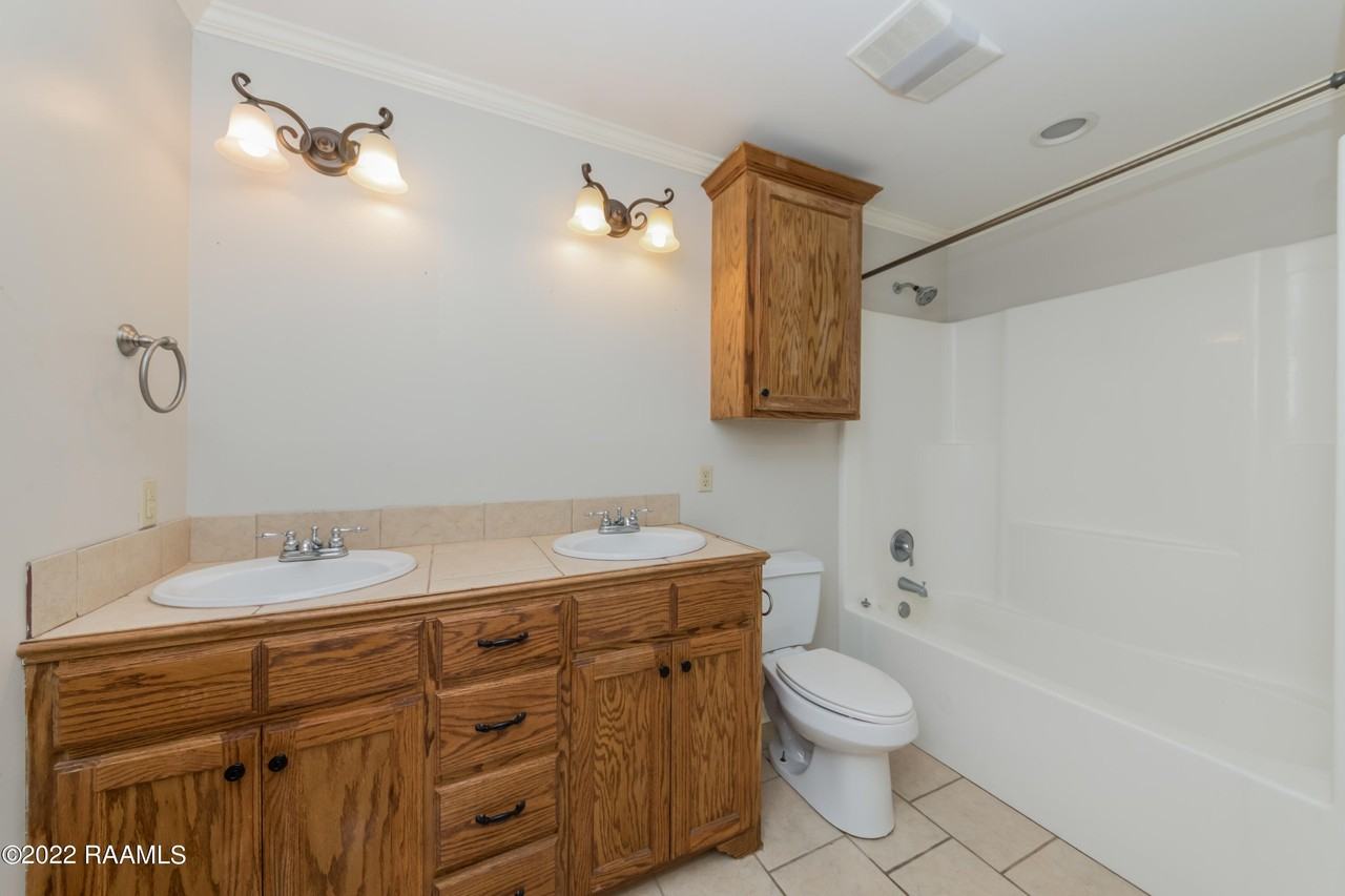 1029A Gary Dr - Photo 4 of 17
