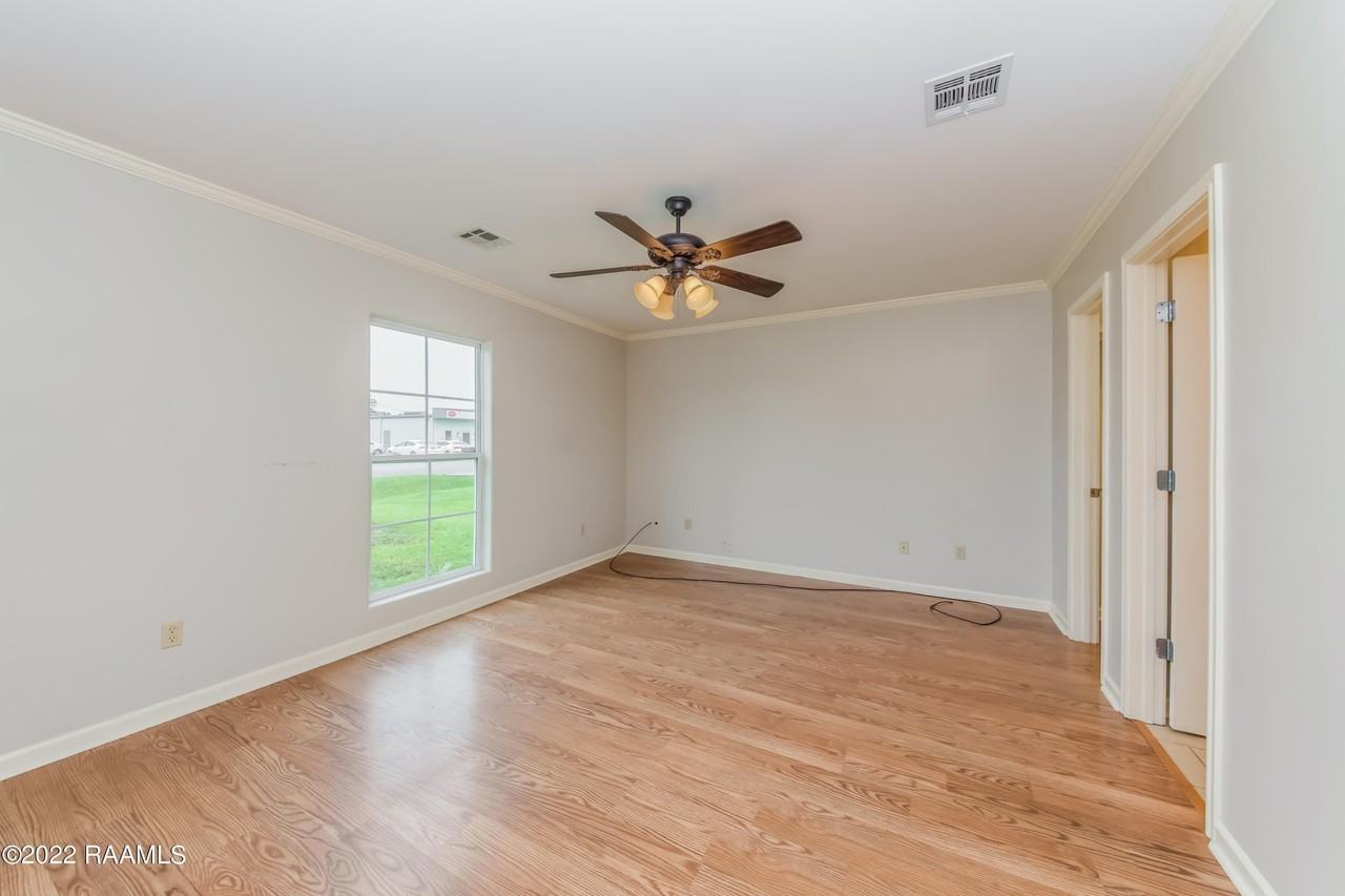 1029A Gary Dr - Photo 5 of 17