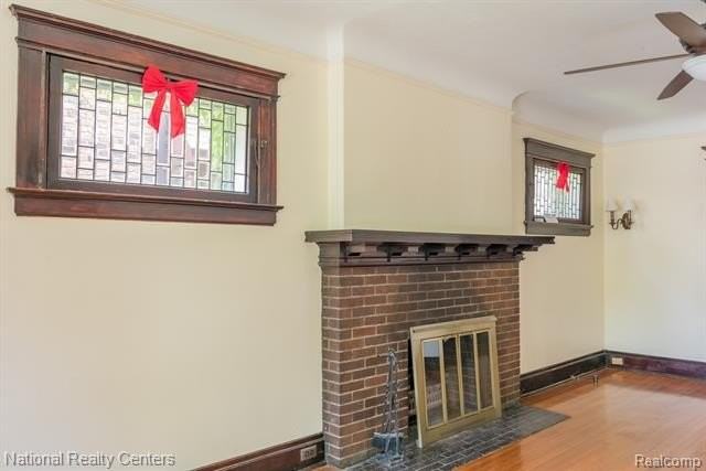 420 E Ferry St - Photo 4 of 24