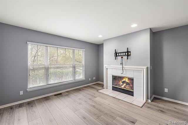 1403 S Main St - Photo 6 of 33