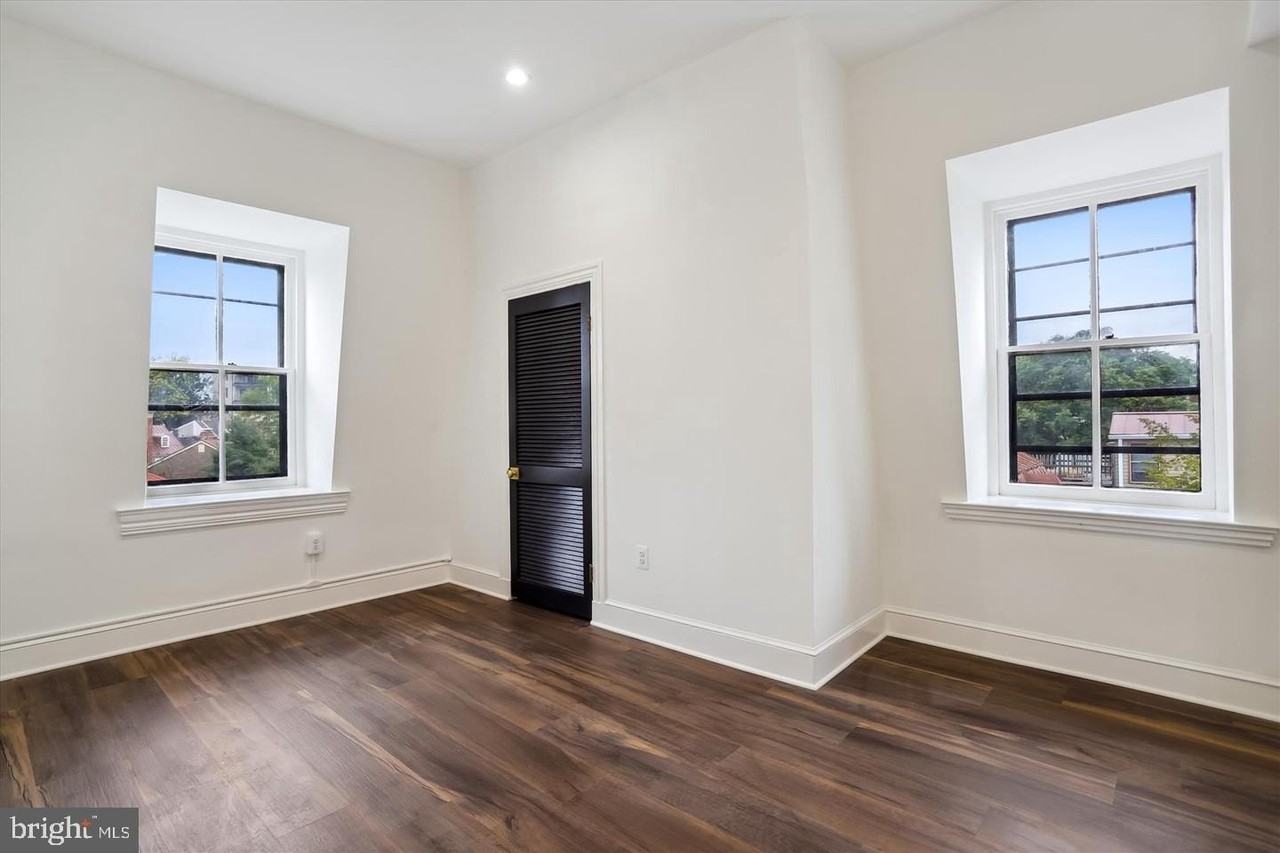191 Prince George St #E - Photo 5 of 9