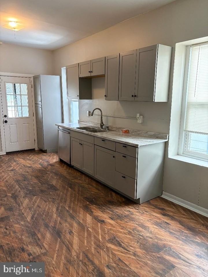 917 High St - Photo 5 of 18