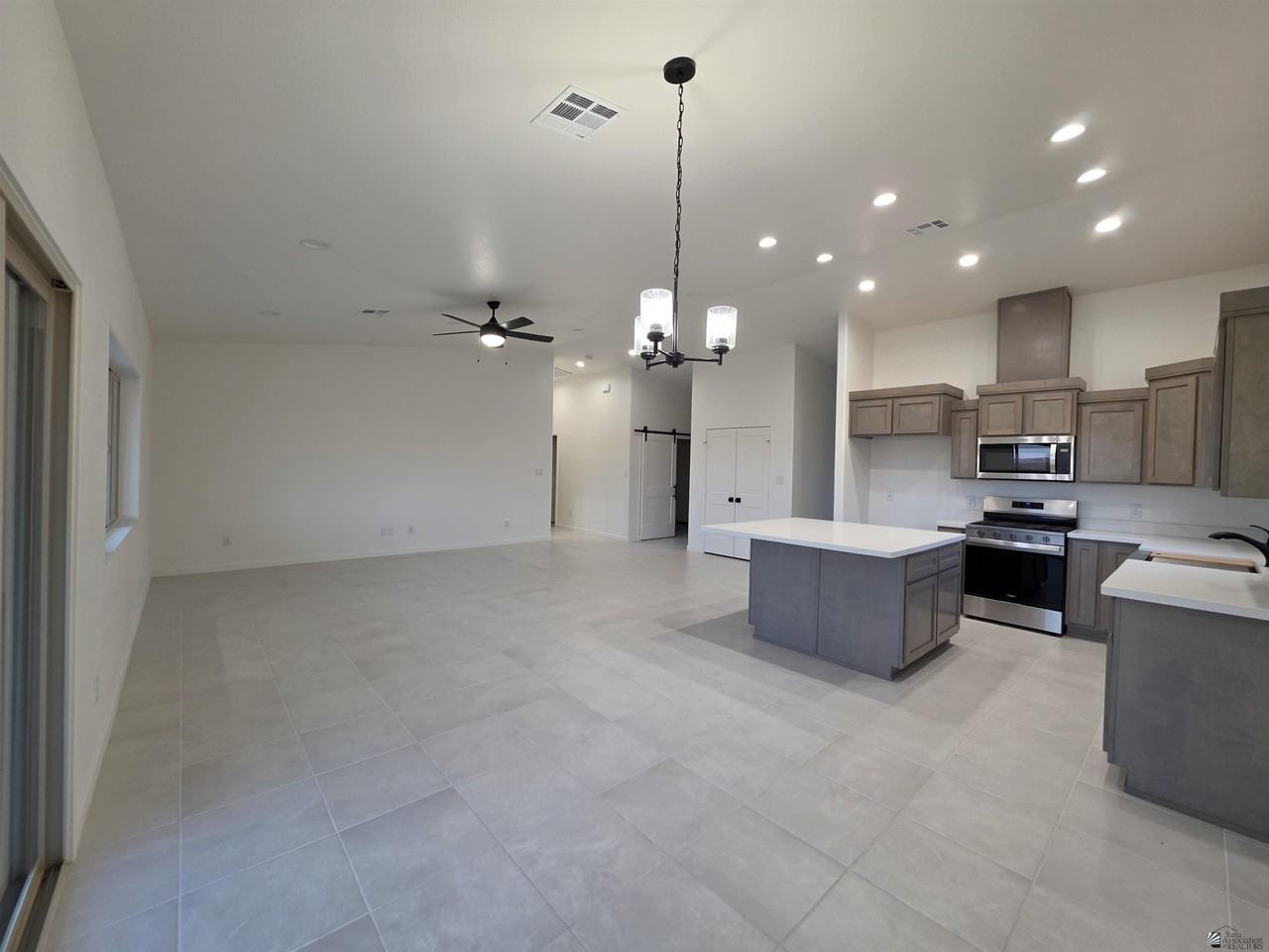 E 36th Pl - Photo 2 of 14