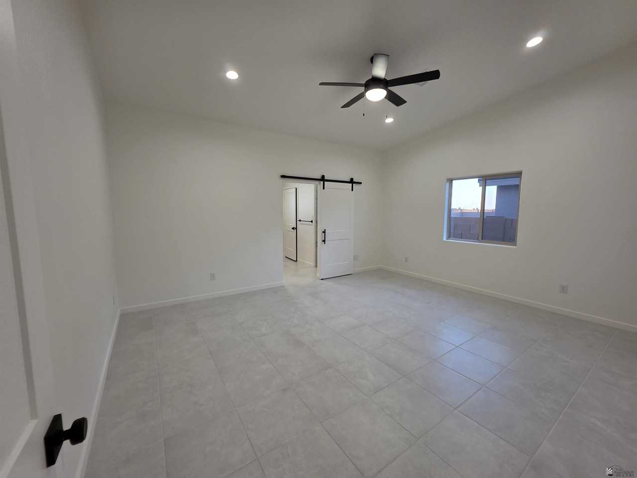 E 36th Pl - Photo 4 of 14