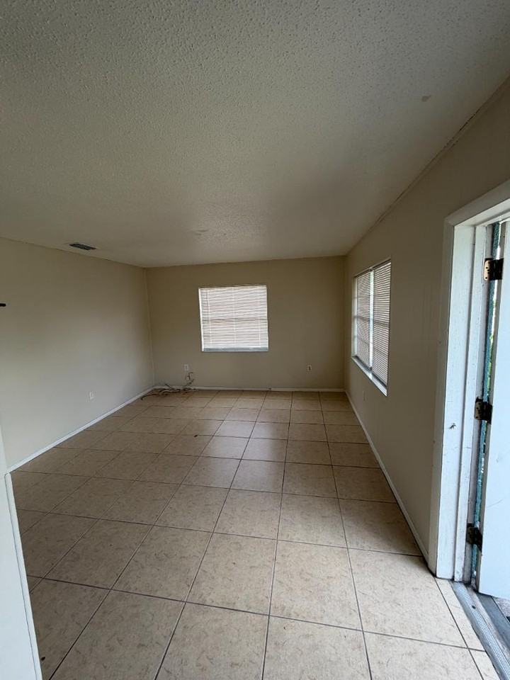 24-PLEX - Photo 3 of 6
