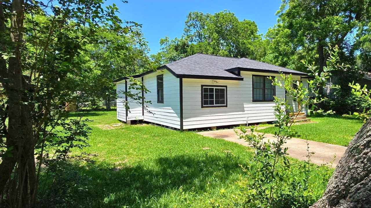 502 Azalea Dr - Photo 6 of 20