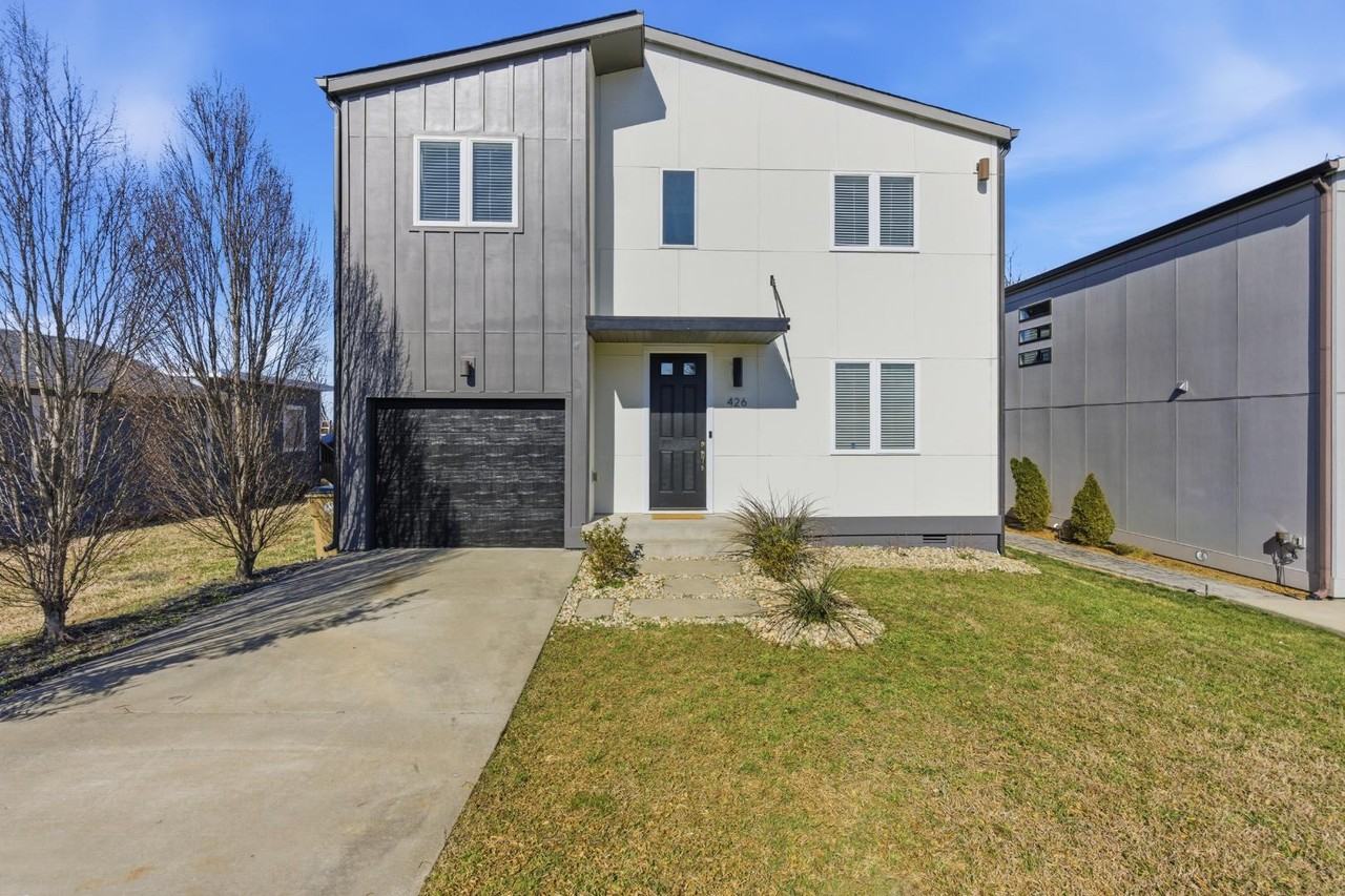 426 Patterson St - Photo 4 of 20