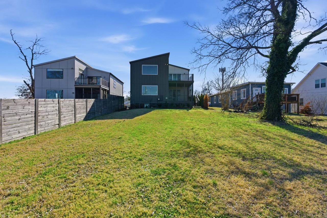 426 Patterson St - Photo 6 of 20