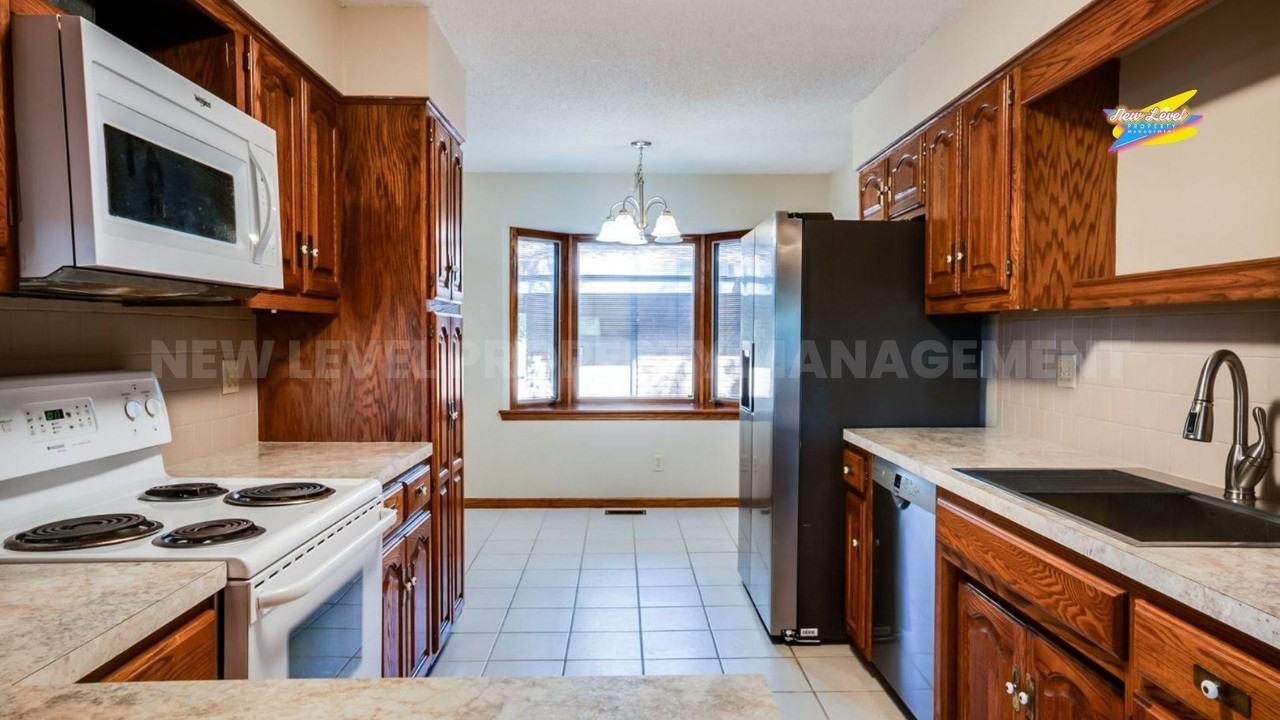 3508 N Clarence St - Photo 5 of 20