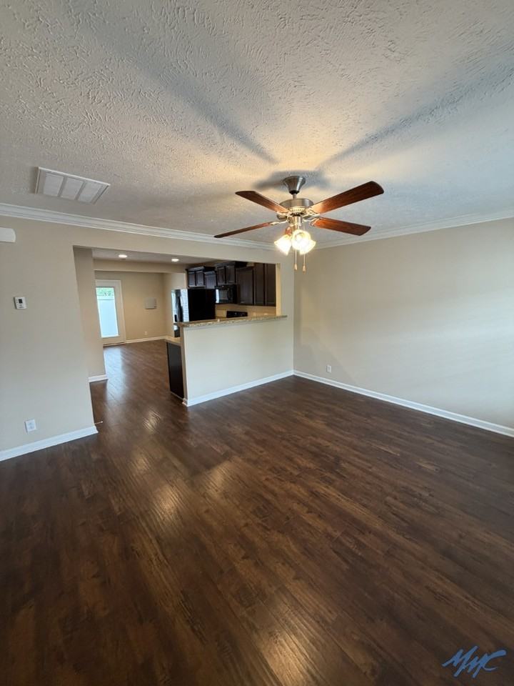 2525 Jackalope St - Photo 3 of 25