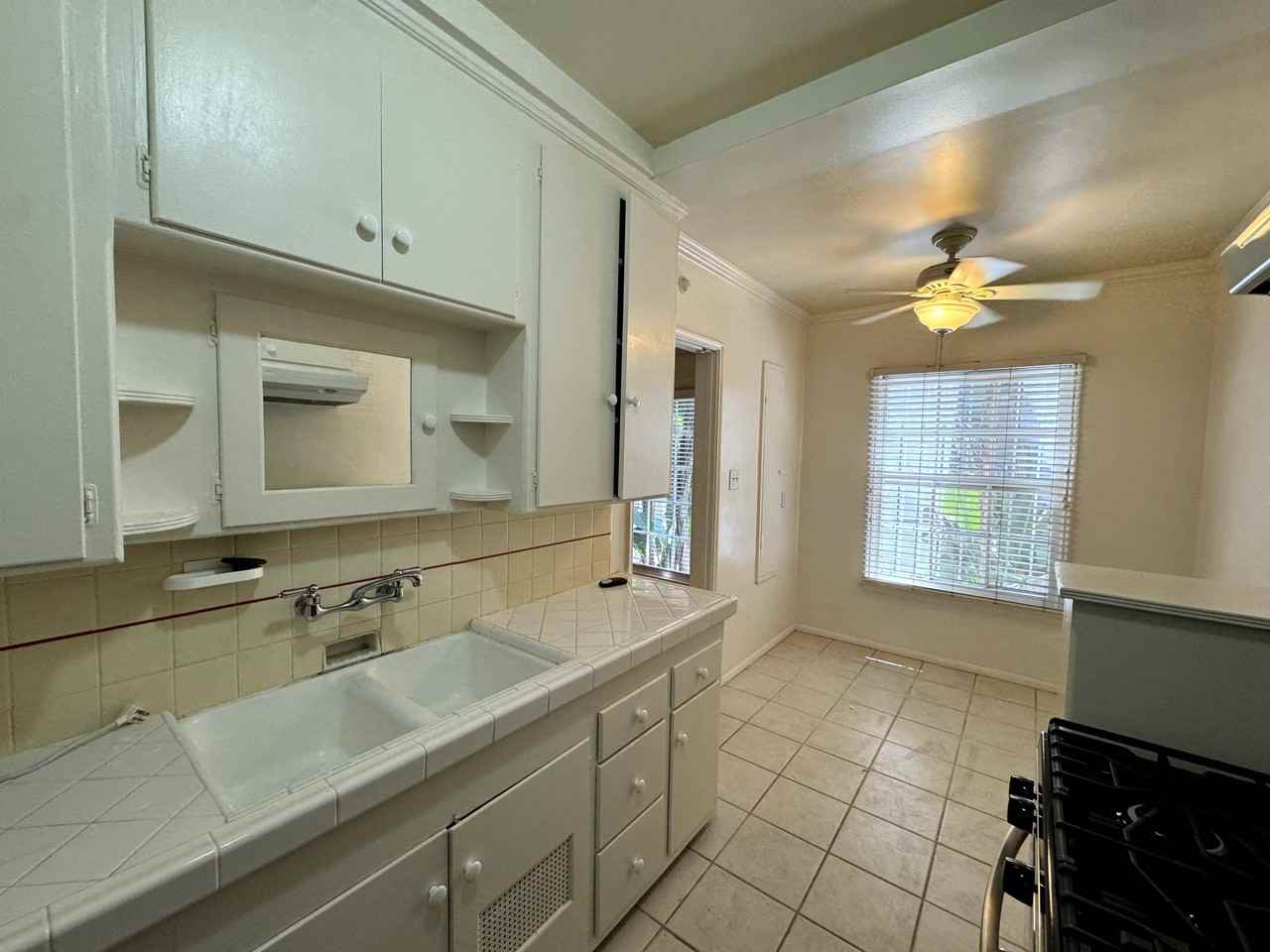 1271 N. Crescent Heights Blvd - Photo 4 of 15