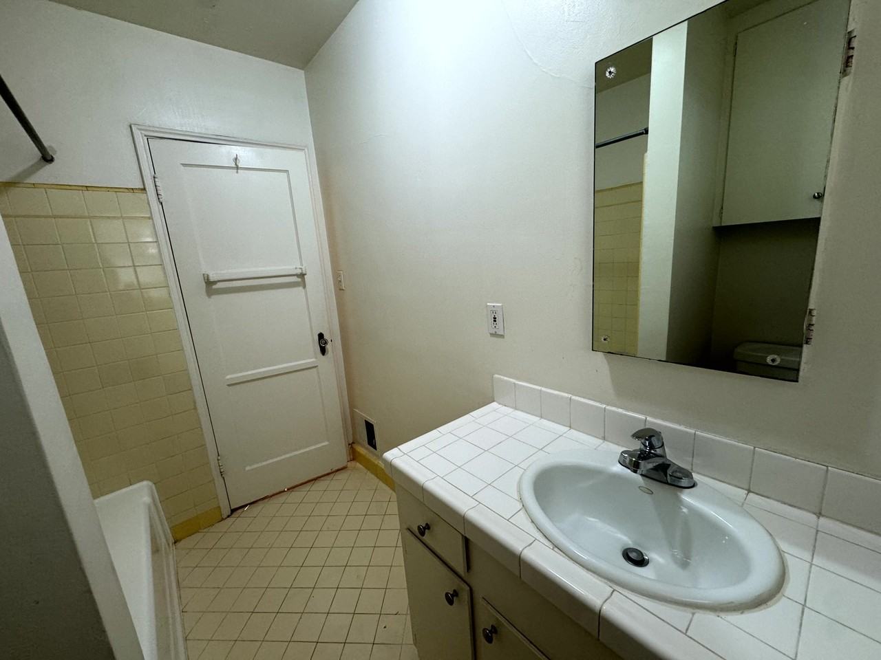 1271 N. Crescent Heights Blvd - Photo 5 of 15