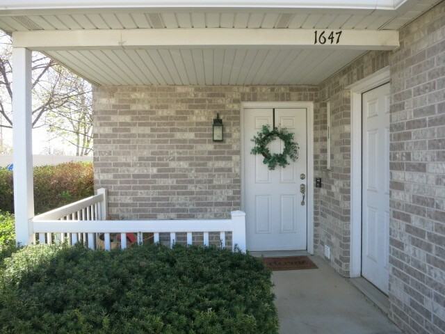 1647 Aliwood Way - Photo 3 of 26