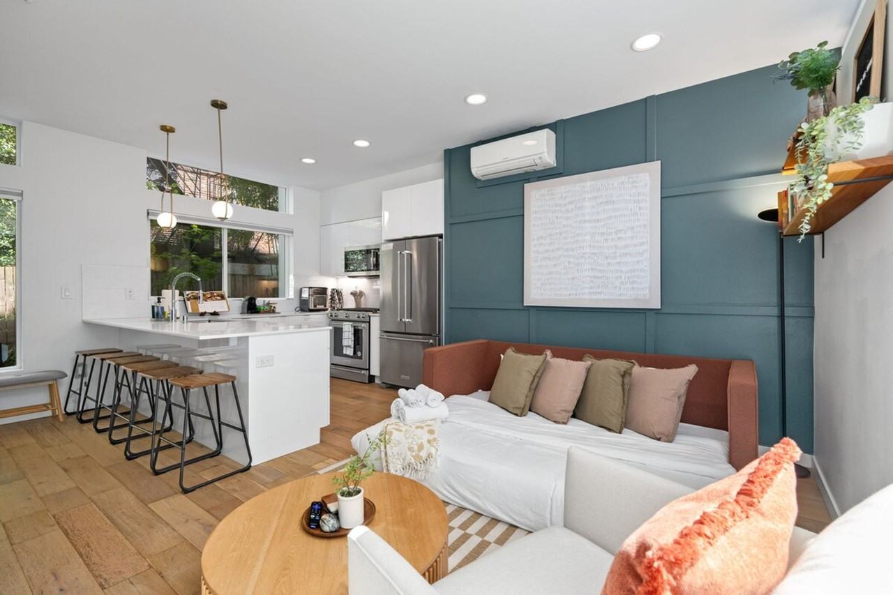 632 10th Ave E #1035859P - Photo 3 of 37