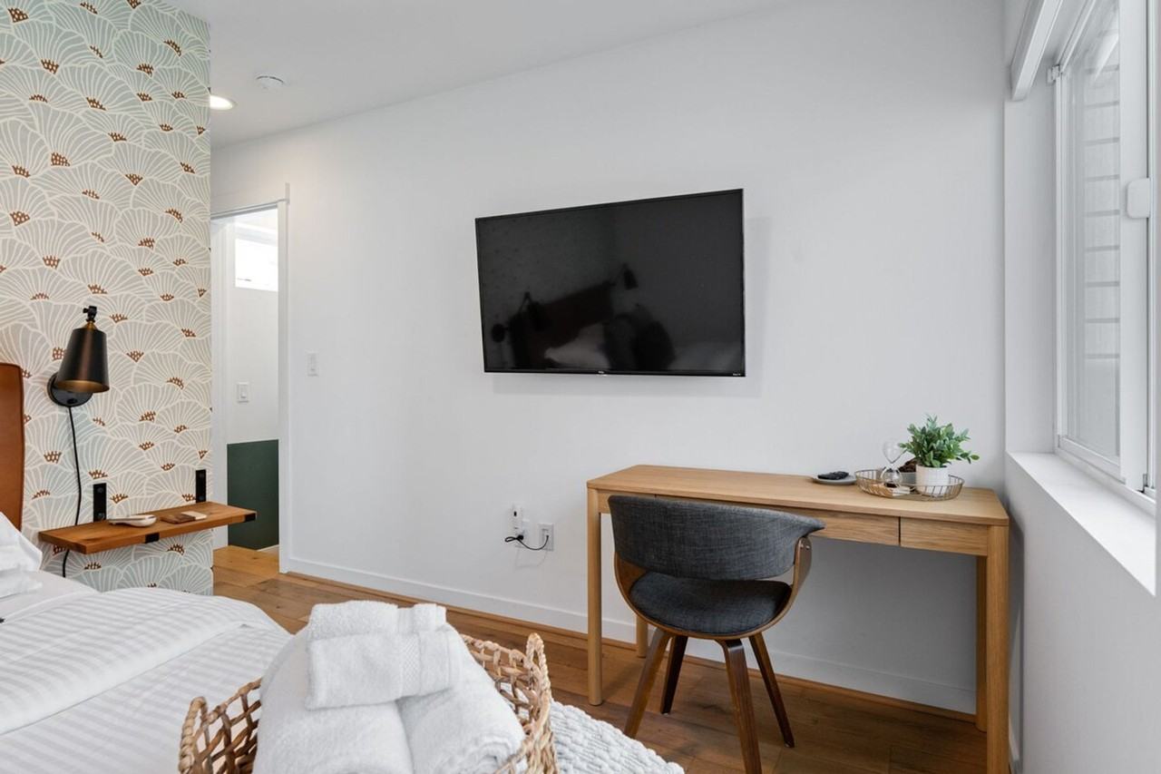 632 10th Ave E #1035859P - Photo 6 of 37