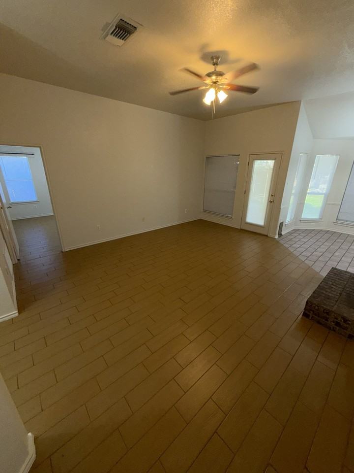 4802 Silver Wood Court - Photo 5 of 21