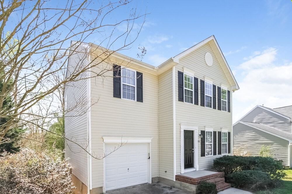 300 Creekview Dr - Photo 3 of 25
