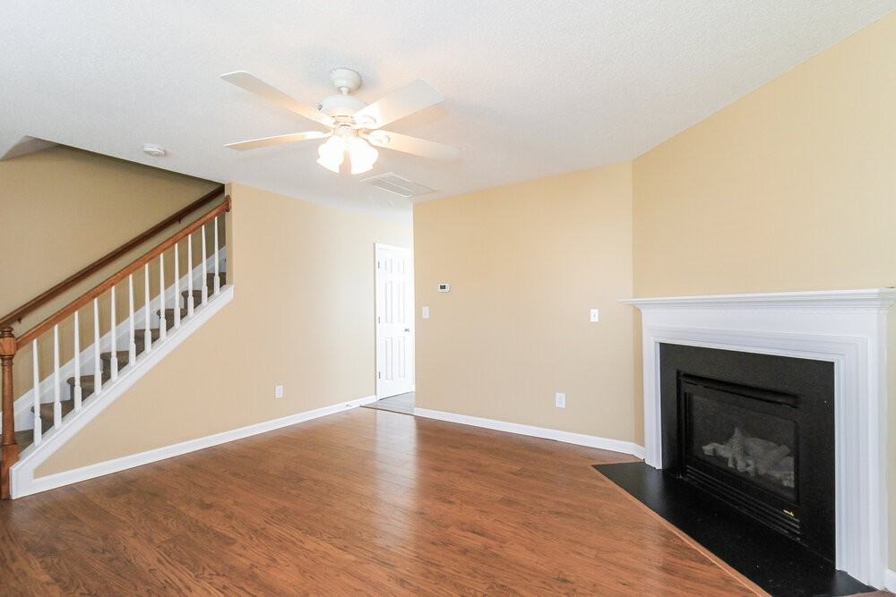 300 Creekview Dr - Photo 5 of 25