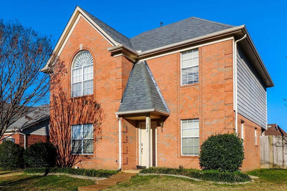 784 Breeze Way - Photo 4 of 17