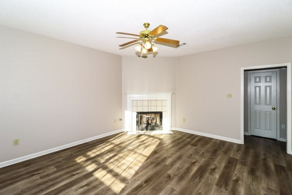 784 Breeze Way - Photo 5 of 17