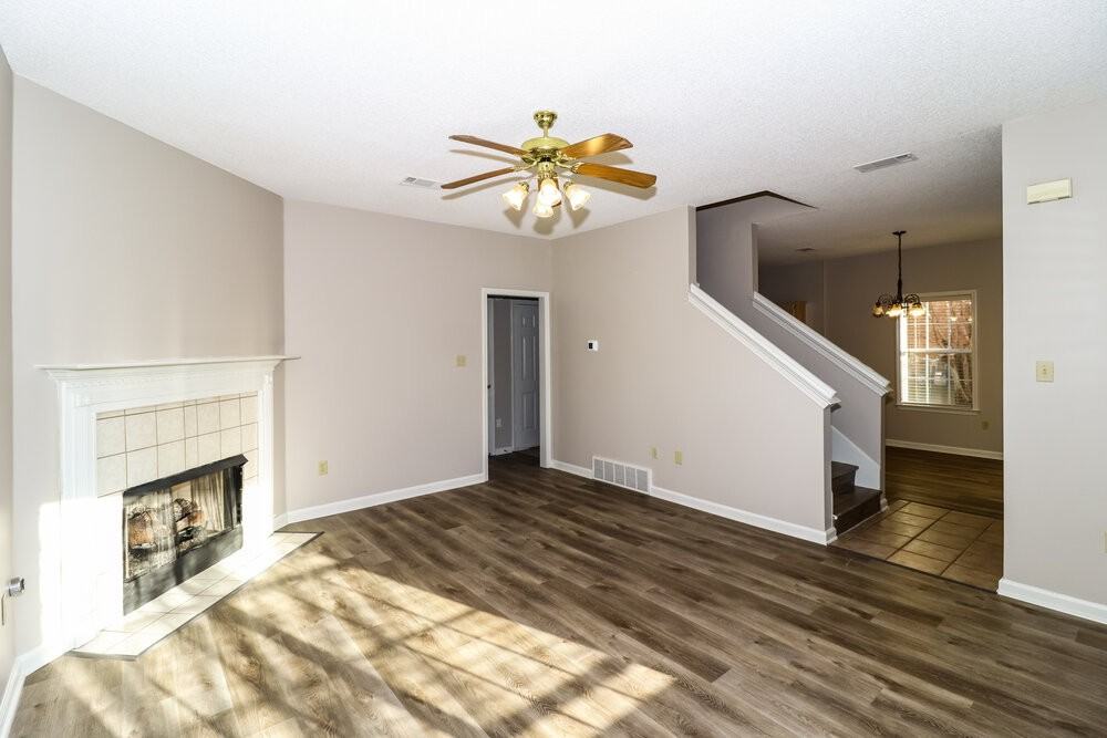 784 Breeze Way - Photo 6 of 17