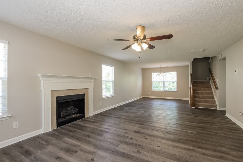 2127 Pleasant Dale Dr - Photo 4 of 17