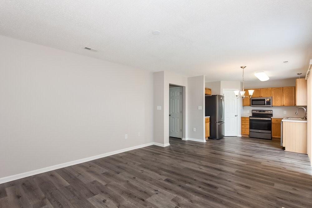 3630 Chepstow Ct - Photo 6 of 17