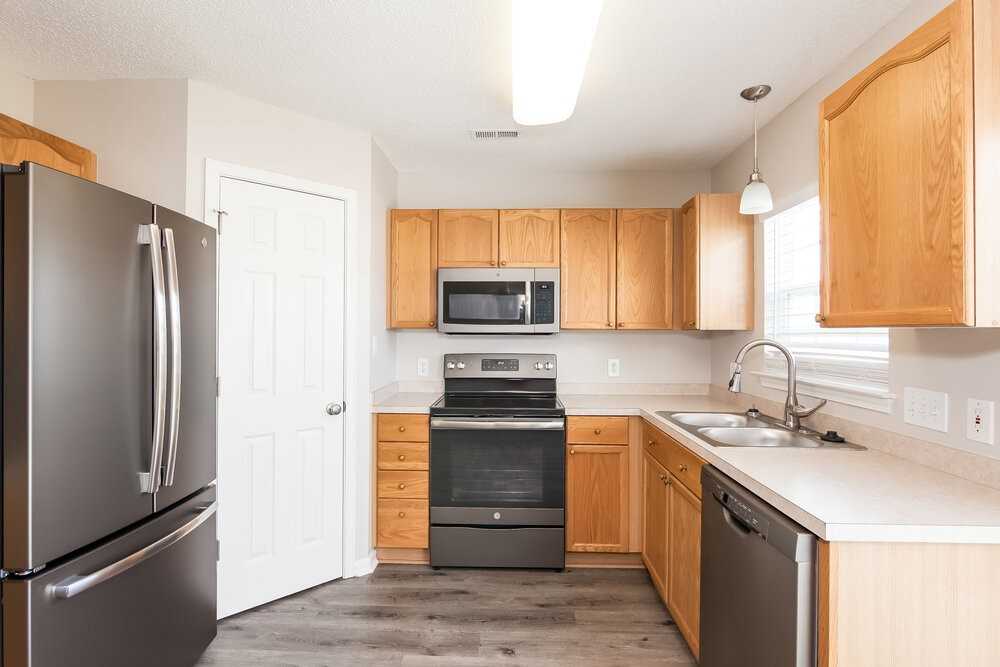 3630 Chepstow Ct - Photo 7 of 17