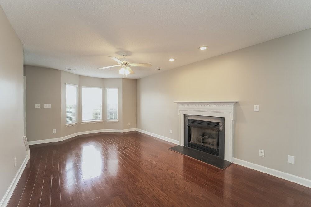 11210 Silver Glen Ln - Photo 6 of 16