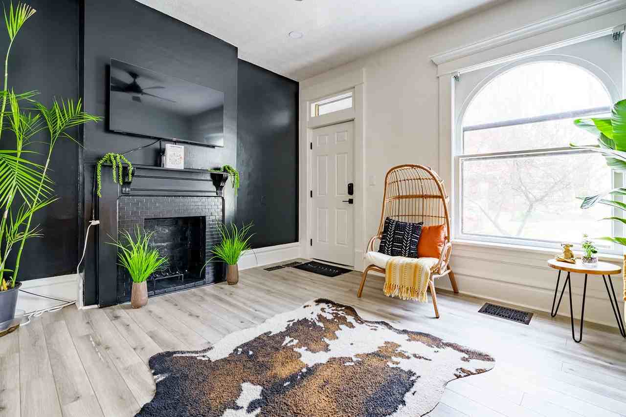 309 W 4th Ave #1265630P - Photo 4 of 50