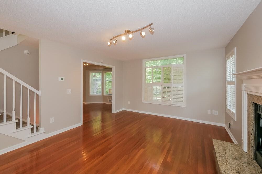 135 Masters Dr - Photo 6 of 17